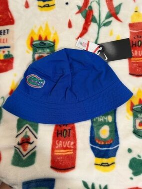 NWT Nike Royal Blue Bucket Hat with Gators Patch Size S/M